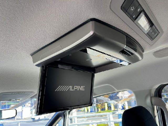 TOYOTA VOXY HYBRID 2014