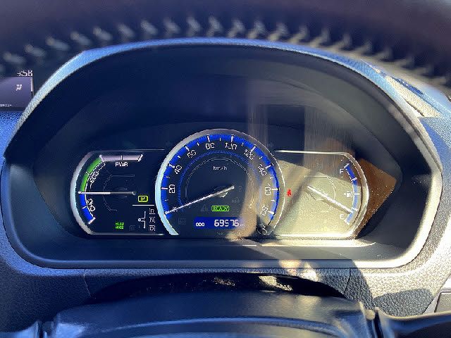 TOYOTA VOXY HYBRID 2014