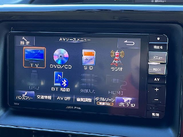 TOYOTA VOXY HYBRID 2014