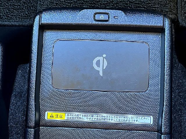 TOYOTA VOXY HYBRID 2014