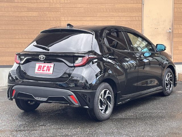 TOYOTA YARIS 2024