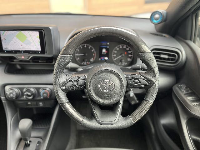 TOYOTA YARIS 2024