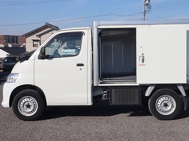 TOYOTA TOWNACE truck 2WD 2023
