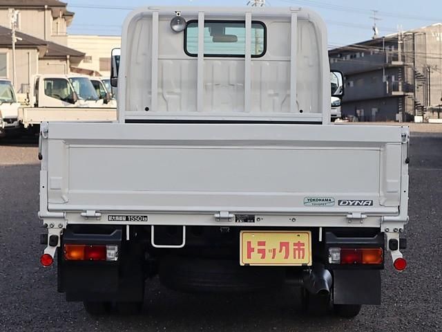 TOYOTA DYNA 2022