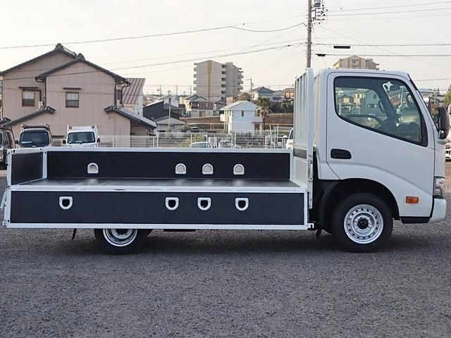 TOYOTA DYNA 2022