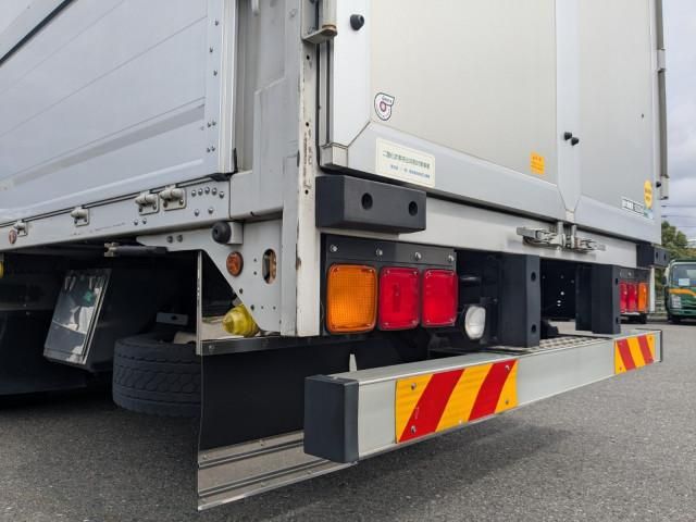 MITSUBISHI FUSOU SUPER GREAT 2017