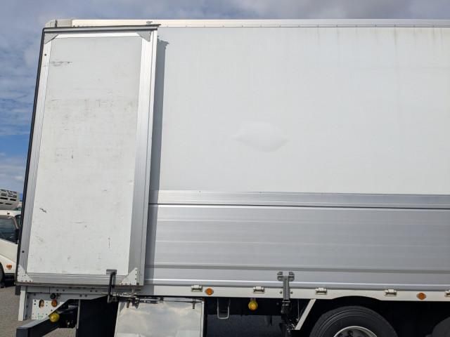 MITSUBISHI FUSOU SUPER GREAT 2017