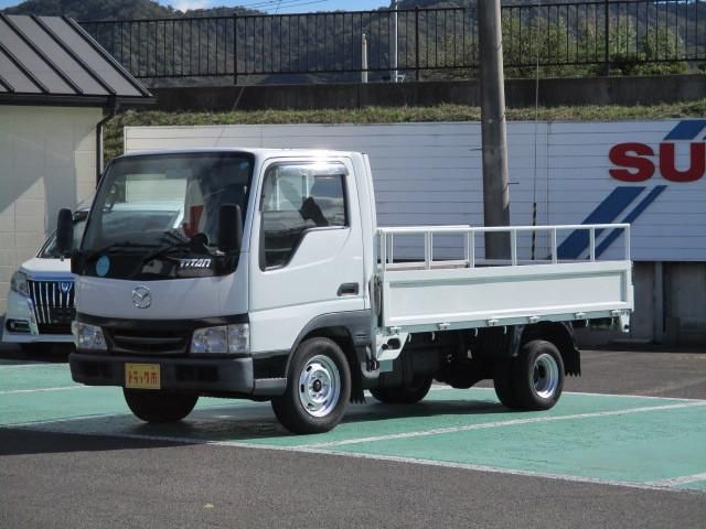 MAZDA TITAN DUSH 2004