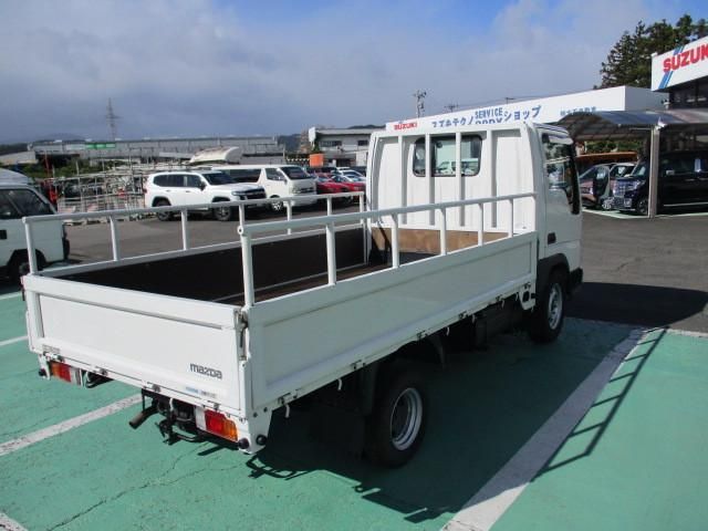 MAZDA TITAN DUSH 2004