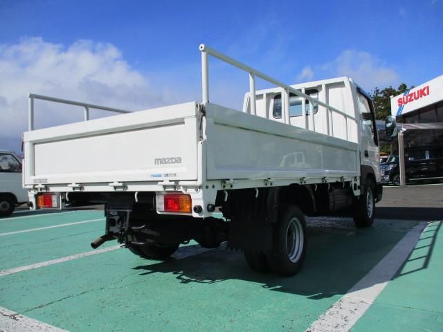 MAZDA TITAN DUSH 2004