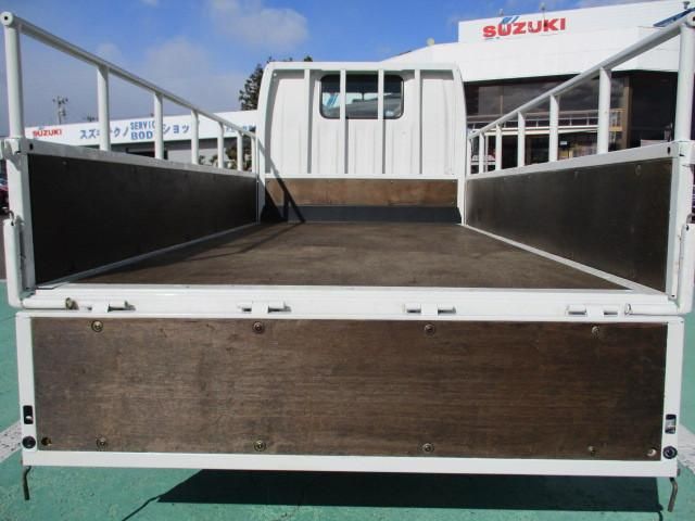 MAZDA TITAN DUSH 2004