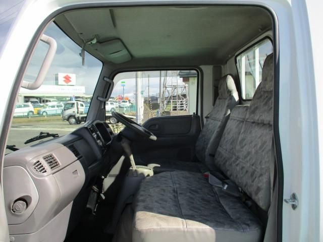 MAZDA TITAN DUSH 2004