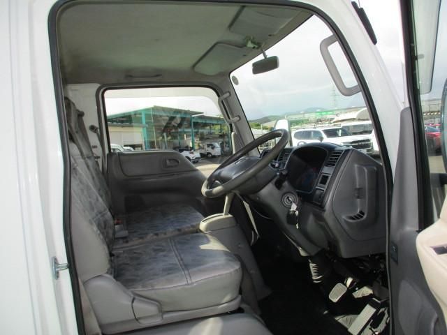 MAZDA TITAN DUSH 2004