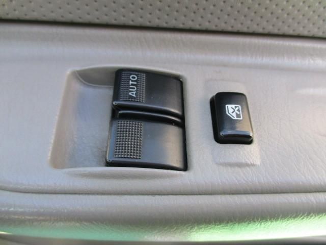 MAZDA TITAN DUSH 2004