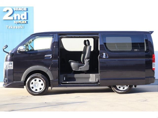 TOYOTA HIACE van 4WD 2018