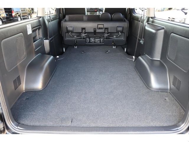 TOYOTA HIACE van 4WD 2018