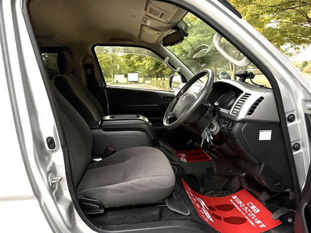 TOYOTA HIACE van 4WD 2014