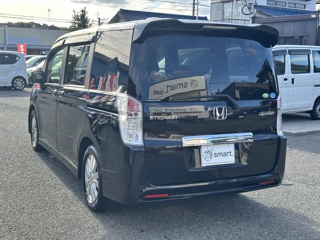 HONDA STEPWAGON SPADA 2009
