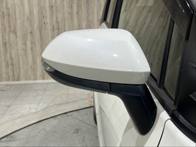 TOYOTA SIENTA HYBRID 2016