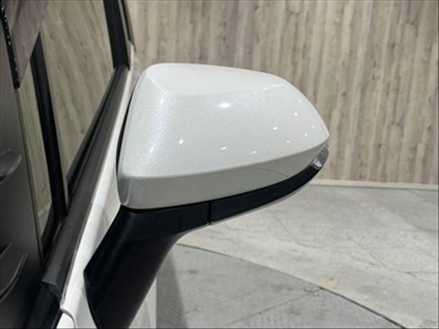 TOYOTA SIENTA HYBRID 2016