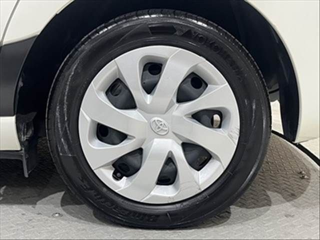 TOYOTA SIENTA HYBRID 2016