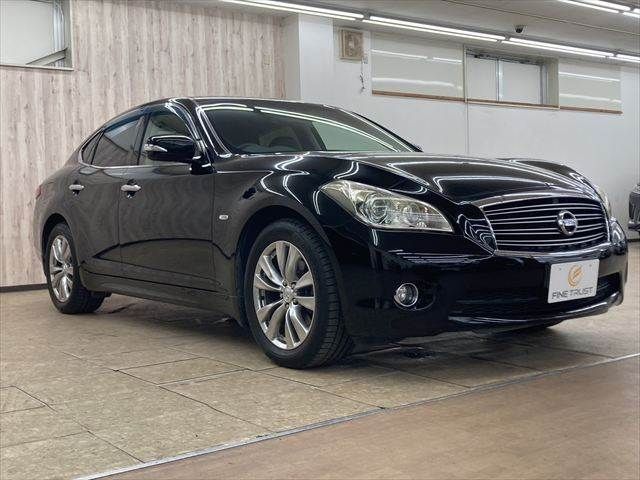 NISSAN FUGA 2012