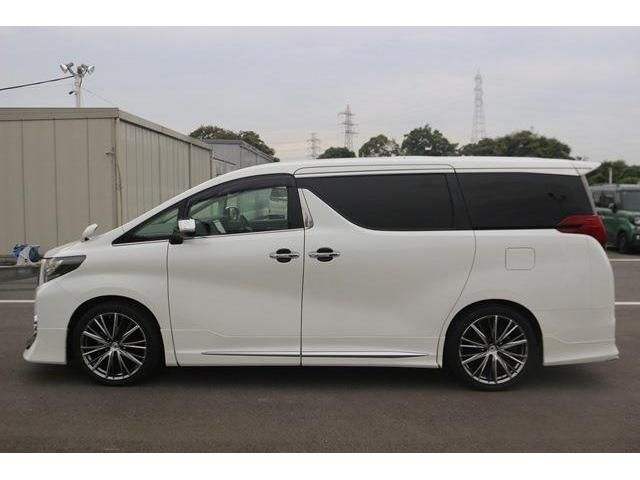 TOYOTA ALPHARD 2015
