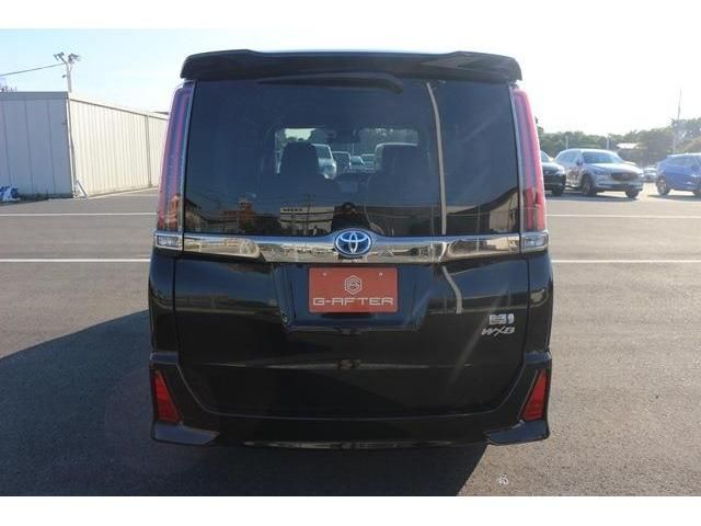TOYOTA NOAH 2018