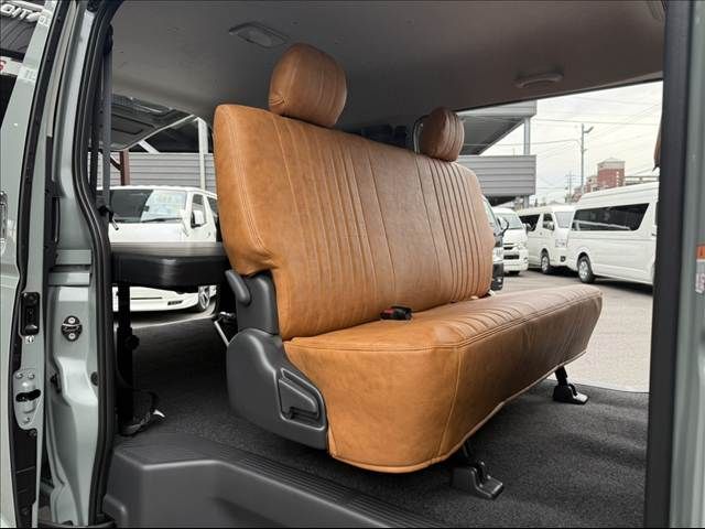 TOYOTA HIACE van 4WD 2025