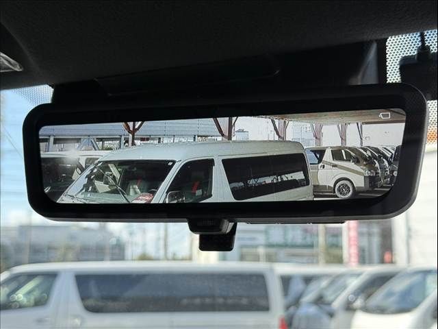 TOYOTA HIACE van 2WD 2025