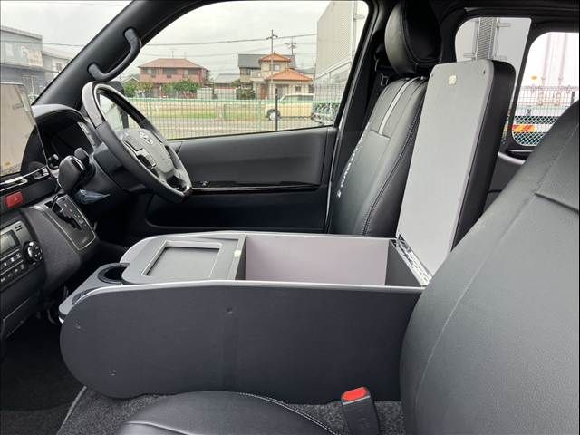 TOYOTA HIACE van 2WD 2025