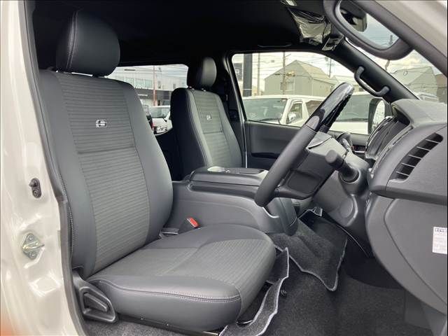 TOYOTA HIACE van 2WD 2025