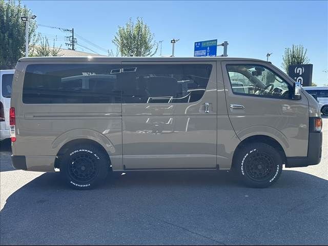 TOYOTA HIACE van 4WD 2024