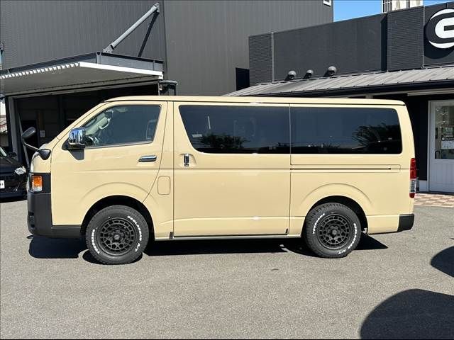 TOYOTA HIACE van 4WD 2024