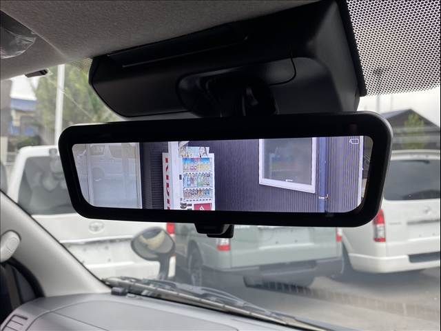 TOYOTA HIACE van 4WD 2024