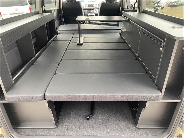 TOYOTA HIACE van 4WD 2024