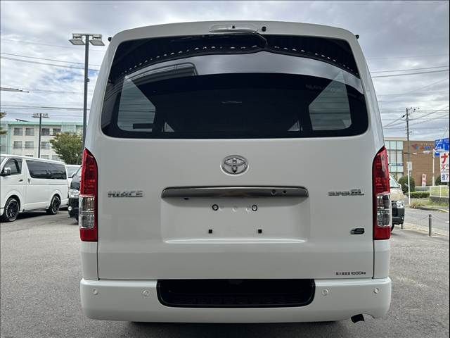 TOYOTA HIACE van 4WD 2025