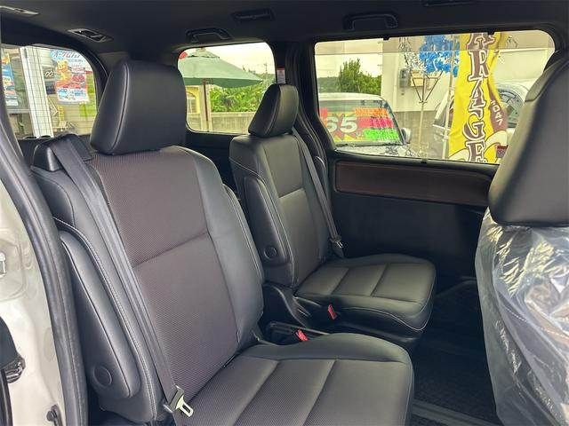 TOYOTA ESQUIRE HYBRID 2018