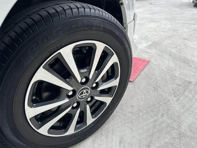 TOYOTA ESQUIRE HYBRID 2018