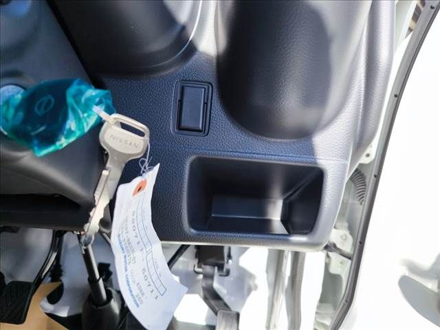 NISSAN CLIPPER truck 4WD 2025