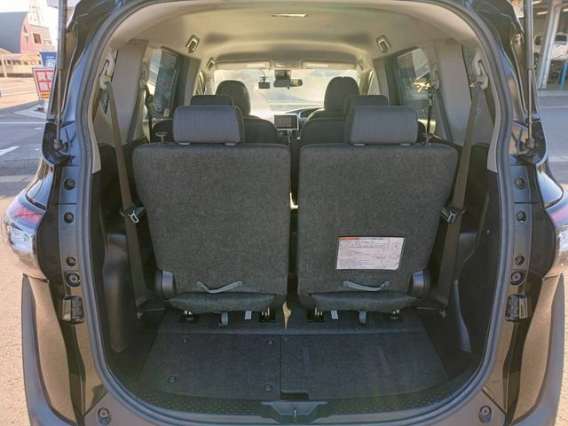 TOYOTA SIENTA HYBRID 2015