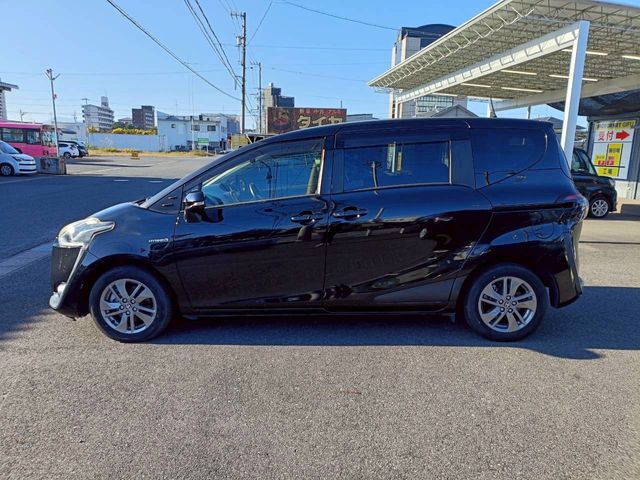 TOYOTA SIENTA HYBRID 2015