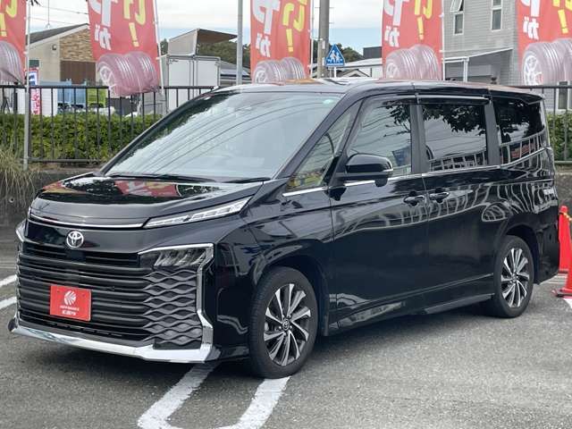 TOYOTA VOXY 2023