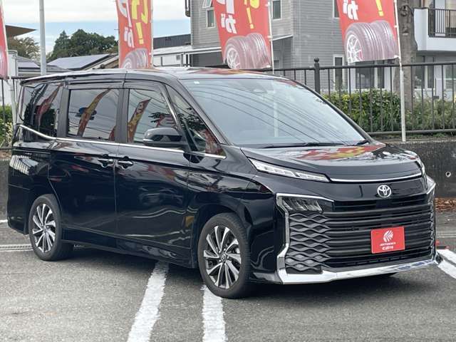 TOYOTA VOXY 2023