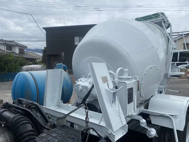 MITSUBISHI FUSOU FIGHTER 2005