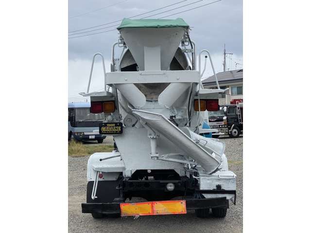 MITSUBISHI FUSOU FIGHTER 2005