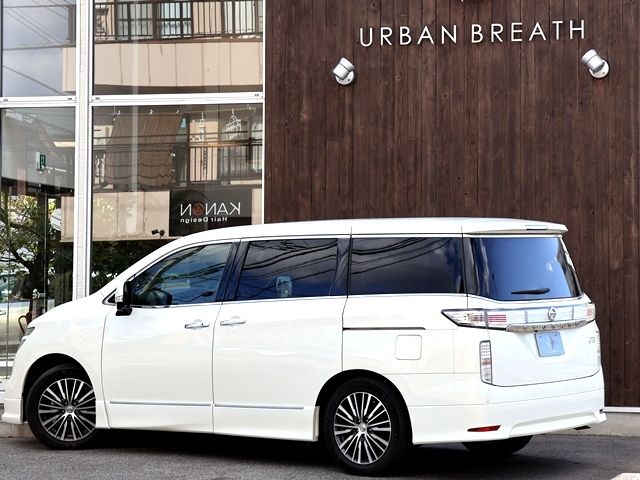 NISSAN ELGRAND 2017
