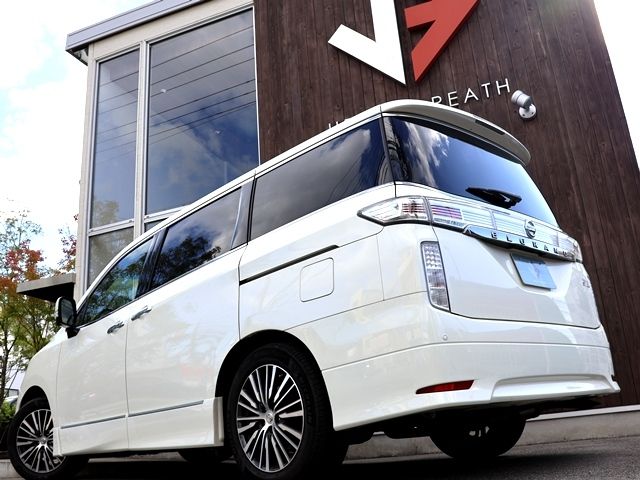 NISSAN ELGRAND 2017