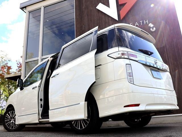 NISSAN ELGRAND 2017