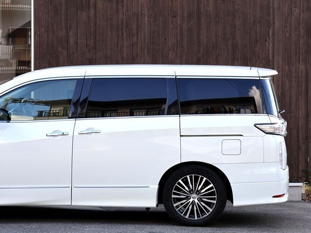 NISSAN ELGRAND 2017